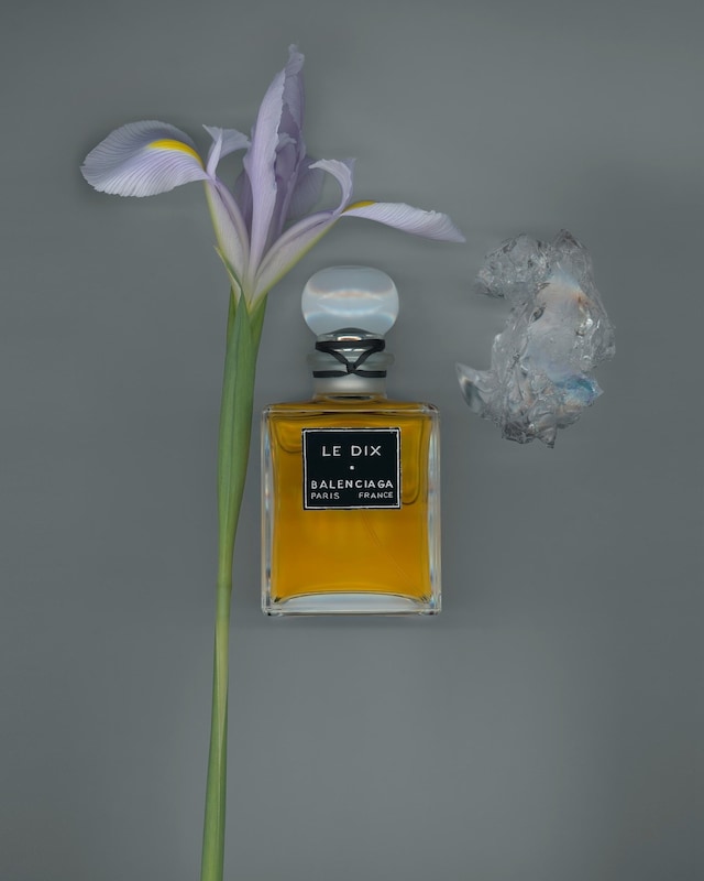 ALEX PETERS, BEAUTY DIRECTOR